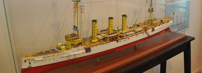 Rendsburger Schiffahrtsarchiv Modell Kreuzer Emden